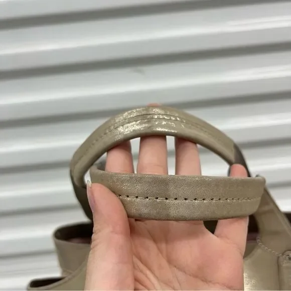 • COACH Shimmer Champagne Leather Carryall Tote Gallery Shoulder Bag - Picture 2 of 13